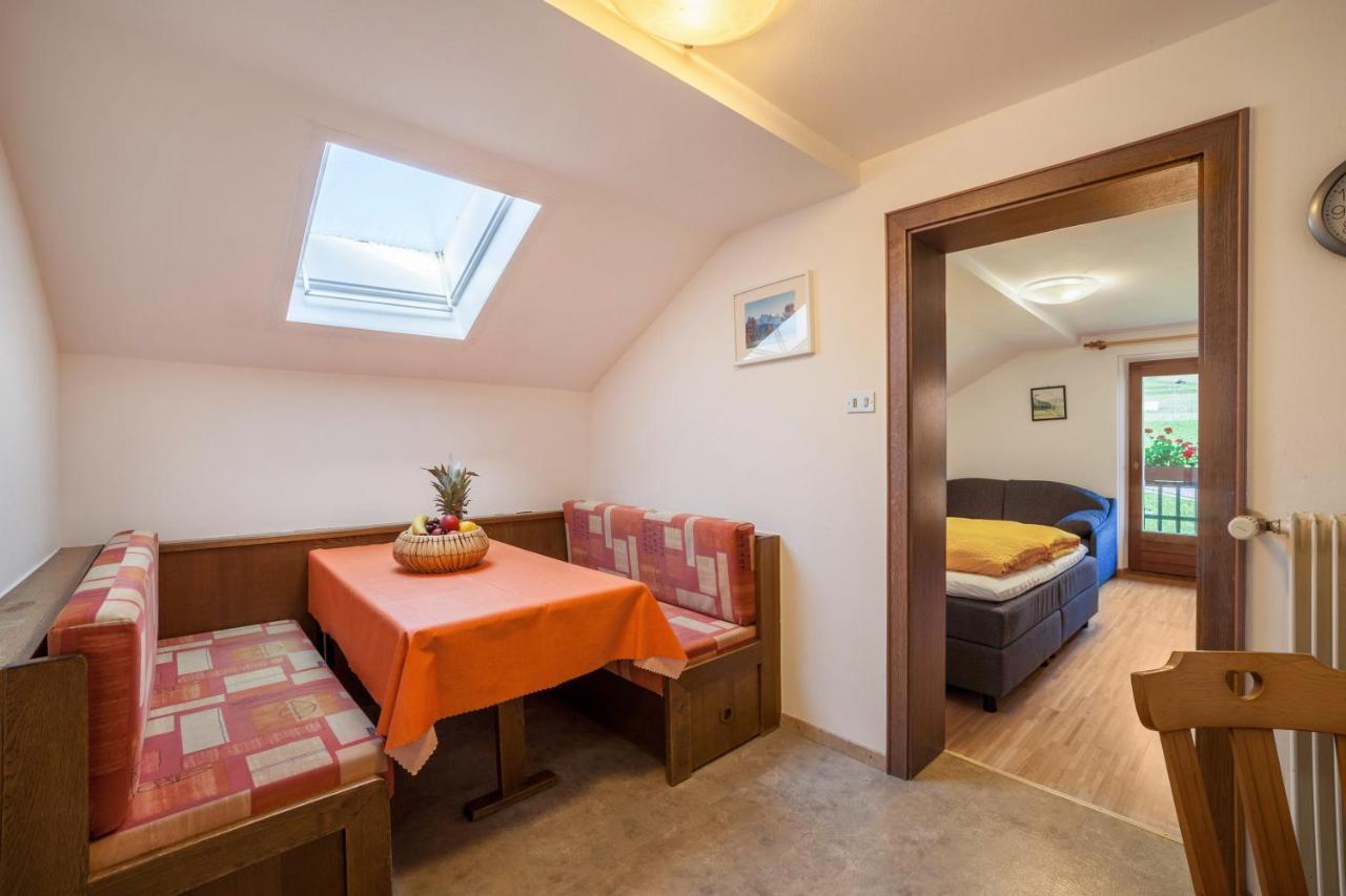 Rieglhof Apartment Hennennest Caprone Екстер'єр фото